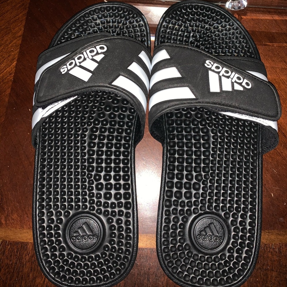Adidas slides /ADISSAGE